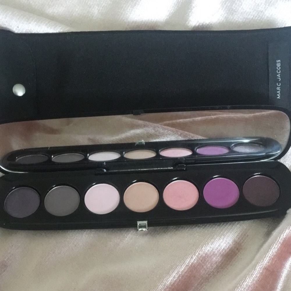 Marc Jacobs purple eyeshadow palette (never used)